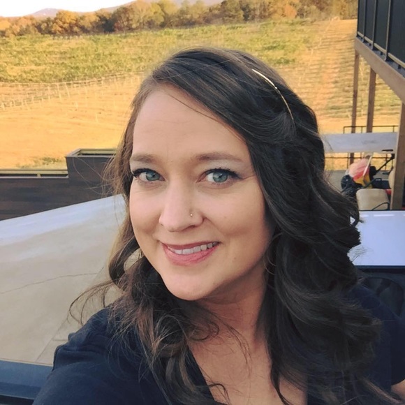 Posh Ambassador | Amanda - Picture 3 of 3